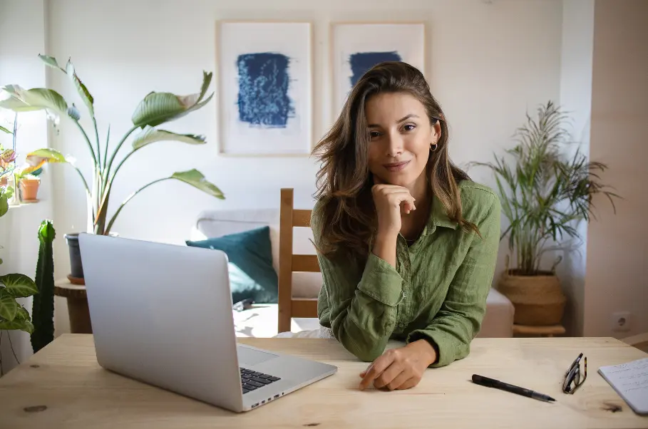 ورک پرمیت کانادا یک سند رسمی است که توسط دولت کانادا صادر می‌شود.