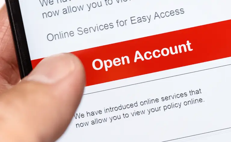 بررسی اکانت بانکی در کانادا